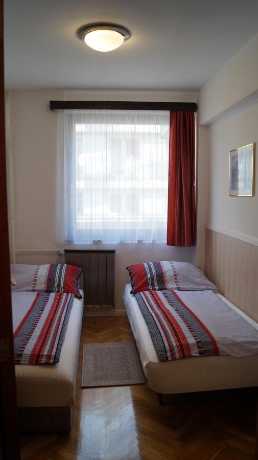 Apartment Sinko - Free Garage Parking, Central, 2 Bedrooms 4 Single Beds, Flexi Check-Out Budapest Kültér fotó